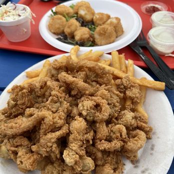 Flo's Clam Shack - My giant plate of clammy goodness!! - Seafood Near Me - Middletown, Rhode Island