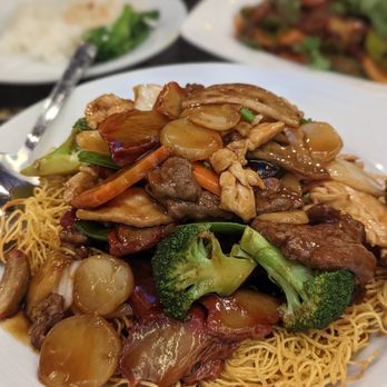 Red Bowl - Triple Delight Pan Fried Noodles - Cantonese Near Me - Brooklyn, New York