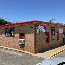 Lupita Express - View from outside at lunch.
