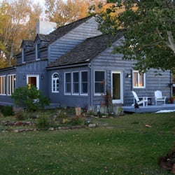 Jakey's Fork Homestead Bed & Breakfast - Sideview of B&B