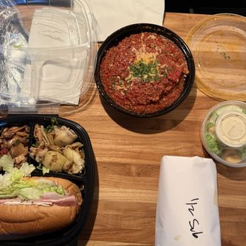 Frumentos Italian Deli - The 1958 Italian Classic Combination with Lasagna & Meat Sauce and side salad - Delis Near Me - Montebello, California