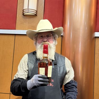 Maker's Mark Distillery - Dipping your own bottles is amazing - Tours Near Me - Loretto, Kentucky Maker's Mark Distillery - Dipping your own bottles is amazing - Tours Near Me - Loretto, Kentucky