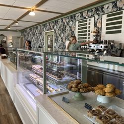 Apres Pastry & Bakery