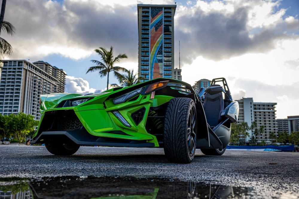 SLINGSHOTS WAIKIKI Updated August 2024 25 Photos 1584 Kona St