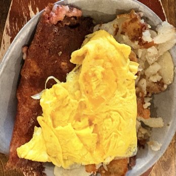 Cafe Atlantic - Breakfast for Thomas- Corned Beef Hash & Eggs - Breakfast & Brunch Near Me - Virginia Beach, Virginia