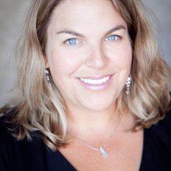 Laura Shelhav, DOM