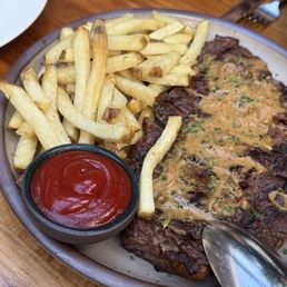 Steak frites-perfect fries, and the steak was perfectly seasoned.