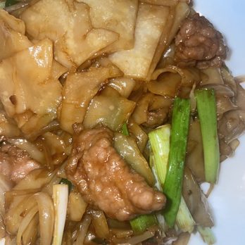 Ginza - Stir-Fried Beef with Rice Flat Noodles - Chinese Near Me - Cranston, Rhode Island Ginza - Stir-Fried Beef with Rice Flat Noodles - Chinese Near Me - Cranston, Rhode Island