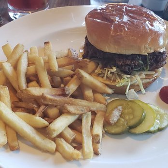 Yard House - Nashville hot chicken sandwich. Not bad. Wished for hotter. - New American Near Me - Bakersfield, California
