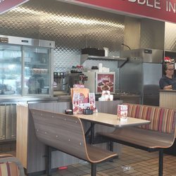 Huddle House - Huddle In, that's just what we did!