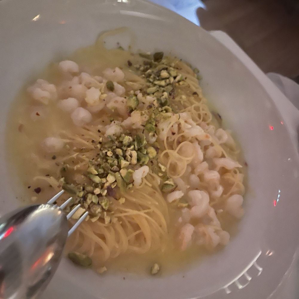 Mamo Miami - Capelli d'angelo, gamberi e Capelli d'angelo, Gamberi Pistacchio - Italian Near Me - Miami, Florida Mamo Miami - Capelli d'angelo, gamberi e Capelli d'angelo, Gamberi Pistacchio - Italian Near Me - Miami, Florida