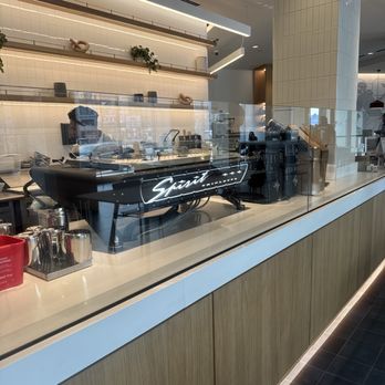Capital One Café - Very nice to have this in the Bronx even if it is the only one. I work nearby and it is so convenient to bank and get coffee altogether. - Banks & Credit Unions Near Me - Bronx, New York
