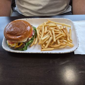 Luckies Artisan Kitchen - Burger - New American Near Me - Munster, Indiana Luckies Artisan Kitchen - Burger - New American Near Me - Munster, Indiana