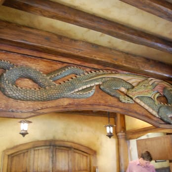Hobbiton - The Green Dragon, herself - Tours Near Me - Matamata, WKO Hobbiton - The Green Dragon, herself - Tours Near Me - Matamata, WKO