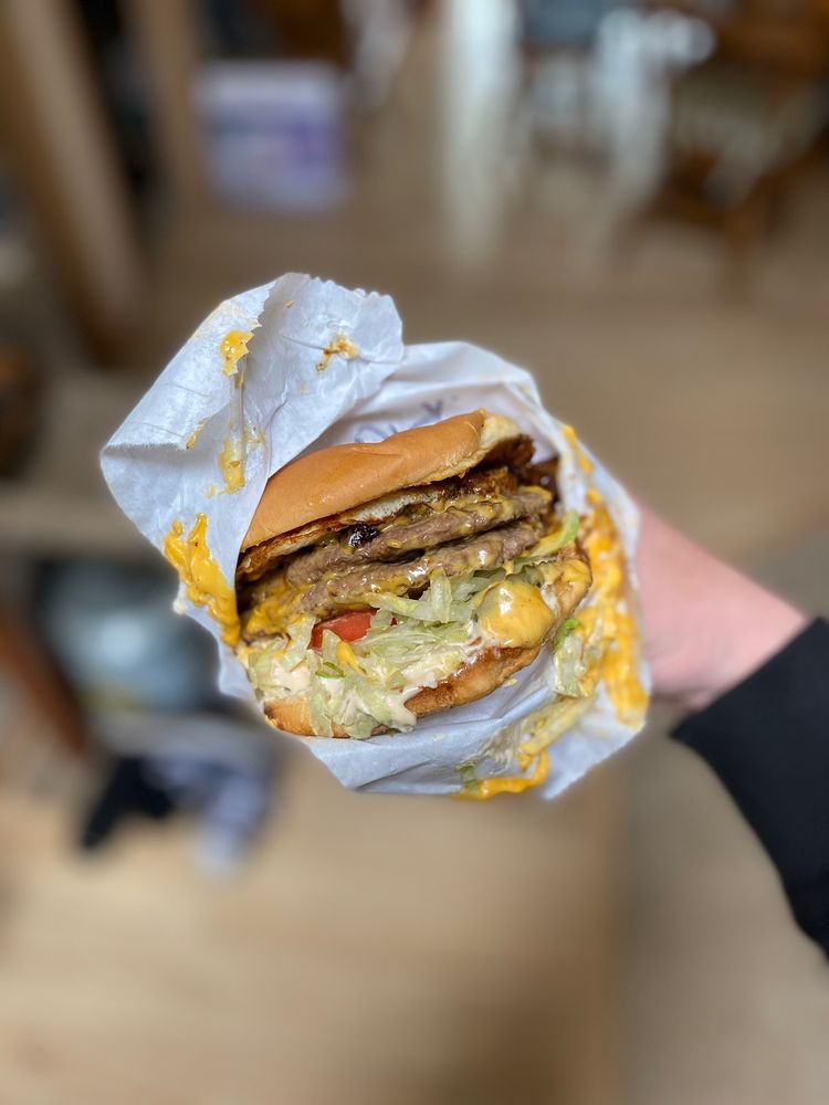 VAN’S BURGER Updated June 2024 129 Photos & 285 Reviews 7811 Yelm