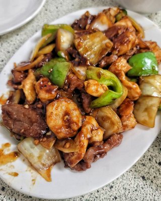 Golden Lake Eatery by null