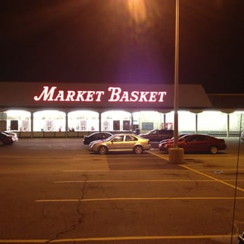 Market Basket - Storefront Shot. - Grocery Near Me - Stratham, New Hampshire