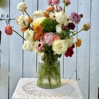 Zoom Bloomz - A personality of its own - Florists Near Me - Miami, Florida