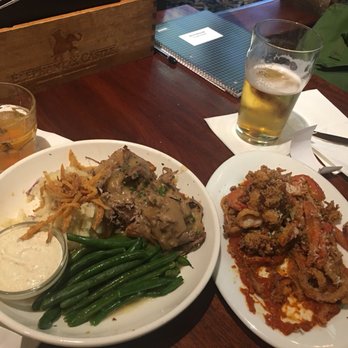 Elephant & Castle - Pubs Near Me - Chicago, Illinois