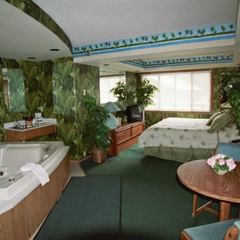 Eagle River Inn & Resort - Bed & Breakfast Near Me - Eagle River, Wisconsin