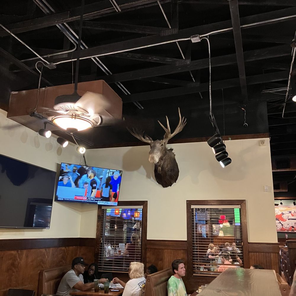 Locos Grill & Pub