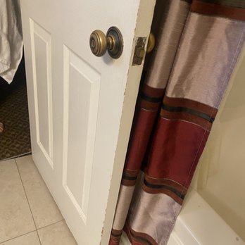 The Rosedale Inn - Door is falling apart - Hotels Near Me - Pacific Grove, California The Rosedale Inn - Door is falling apart - Hotels Near Me - Pacific Grove, California