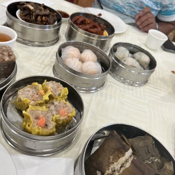 China Garden - Shu Mai, Lotus wrapped sticky rice, shrimp hargow, chicken feet, spare Beef Short Ribs - Dim Sum Near Me - Irvine, California