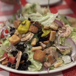 Mama Louisa's Italian Restaurant & Catering - Family house salad - big enough for 4 (recommend italian dressing)
