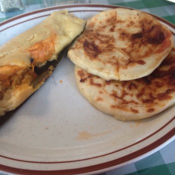 El Migueleno Restaurant - Tamal de pollo y dos pupusas (revueltas) - Mexican Near Me - Seaside, California