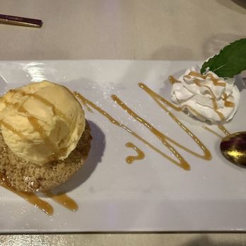 The Grove - Warm Apple Tart - Bars Near Me - Potomac, Maryland