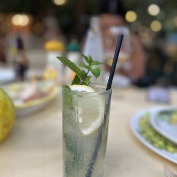 Da Paolino - Paolino Lemonade (~€20) - Italian Near Me - Capri, NA Da Paolino - Paolino Lemonade (~€20) - Italian Near Me - Capri, NA