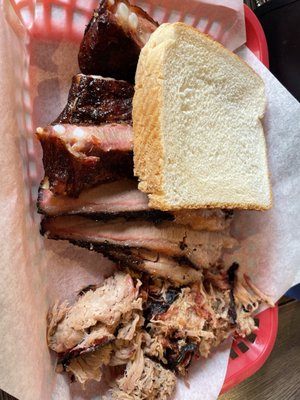 Smokin Yard's BBQ by null