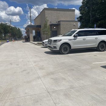 Dutch Bros Coffee - Juice Bars & Smoothies Near Me - Johns Creek, Georgia
