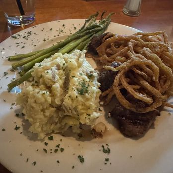 Noon Hill Grill - Steak tips with mashed potatoes and asparagus - New American Near Me - Medfield, Massachusetts Noon Hill Grill - Steak tips with mashed potatoes and asparagus - New American Near Me - Medfield, Massachusetts