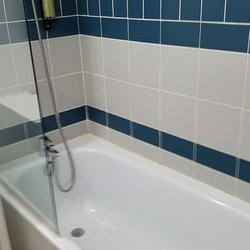 Citadines - Nice size tub. It's good to have options.