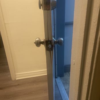Handyman Daddy - Broken door - Painters Near Me Handyman Daddy - Broken door - Painters Near Me