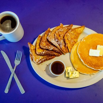 Campus Coffee Bean - a plate of pancakes with butter and syrup - Coffee & Tea Near Me - Flagstaff, Arizona Campus Coffee Bean - a plate of pancakes with butter and syrup - Coffee & Tea Near Me - Flagstaff, Arizona