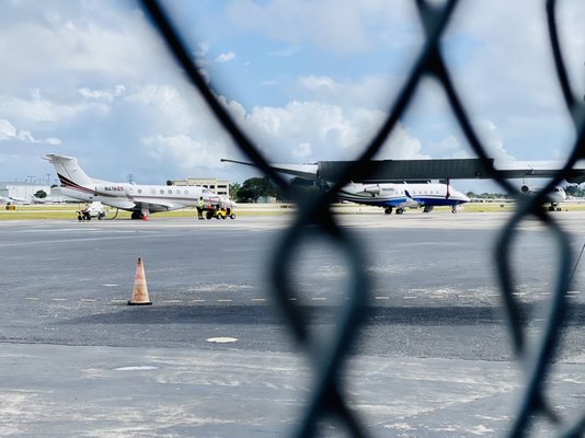 Jet Runway Cafe by null