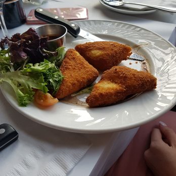 L'Academie - Fried parmesean sticks - French Near Me - Brossard, Quebec L'Academie - Fried parmesean sticks - French Near Me - Brossard, Quebec