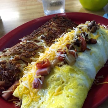Banjo's Cafe - Biggest omelette ever! - Breakfast & Brunch Near Me - Topeka, Kansas