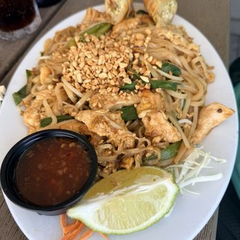 Harbor Docks - Pad Thai - Sushi Bars Near Me - Destin, Florida Harbor Docks - Pad Thai - Sushi Bars Near Me - Destin, Florida