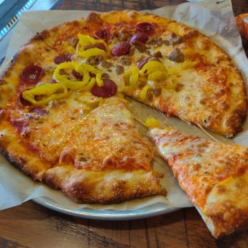 Ripfire Pizza & Bbq - 1/2 cheese, 1/2 pepperoni, sausage, banana peppers - Pizza Near Me - Sarasota, Florida Ripfire Pizza & Bbq - 1/2 cheese, 1/2 pepperoni, sausage, banana peppers - Pizza Near Me - Sarasota, Florida