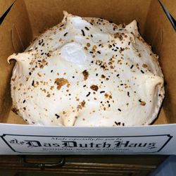 Das Dutch Haus Restaurant - Chocolate Peanut Butter Pie