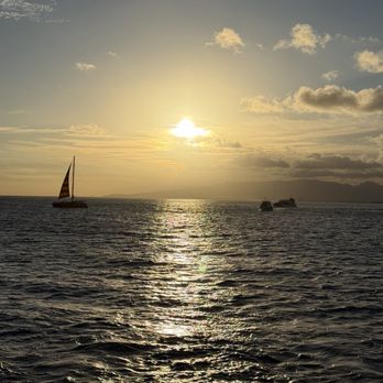 Go Hawaii Watersports - Parasailing Near Me - Honolulu, Hawaii