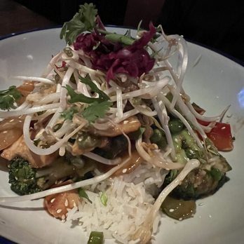 Cactus Club Cafe - TERIYAKI CHICKEN RICE BOWL peppers, broccoli, red cabbage, bean sprouts, spicy yogurt - Canadian (New) Near Me - Victoria, British Columbia Cactus Club Cafe - TERIYAKI CHICKEN RICE BOWL peppers, broccoli, red cabbage, bean sprouts, spicy yogurt - Canadian (New) Near Me - Victoria, British Columbia