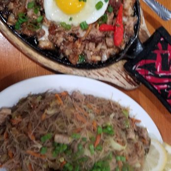 Fil Cuisine - Crispy and Sizzling Sisig and Pancit Bihon - Filipino Near Me - Kent, Washington