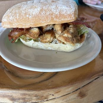 Mariner Cafe - Chicken sandwich - Cafes Near Me - Barnstable, Massachusetts