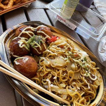 Don Quijote - Yakisoba and Takoyaki - International Grocery Near Me - Honolulu, Hawaii