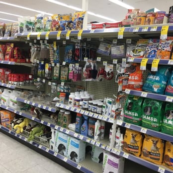 Walgreens - Pet supplies, aisle 6 - Drugstores Near Me - Orlando, Florida