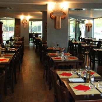 Luna Rossa - Italian Near Me - Barcelona, B